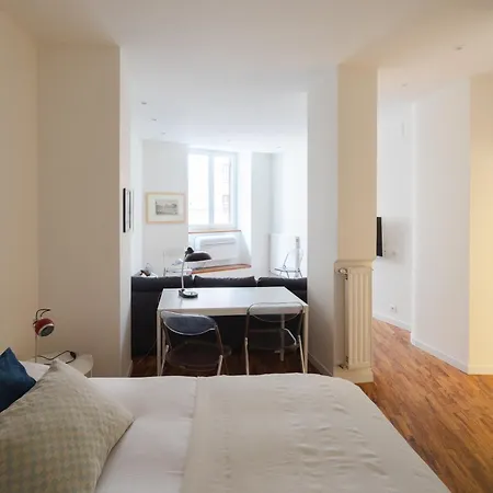 Apartment Modern Pied A Terre Near Piazza Navona *