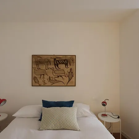 Modern Pied A Terre Near Piazza Navona *