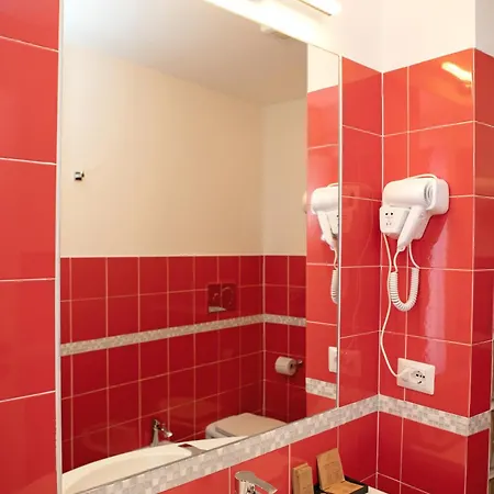 Magikrooms Topaz Guest house