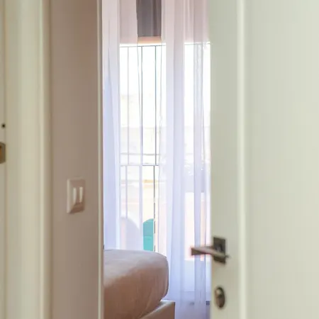 Magikrooms Topaz Guest house