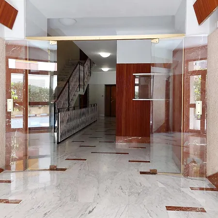 Victoria Apartment *