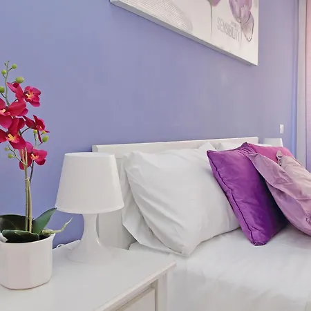 Victoria Apartment *