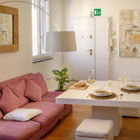 The Right Place 4u Mario De Fiori Apartment