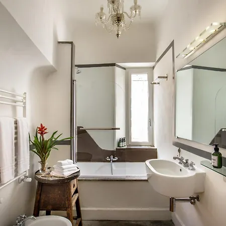 The Right Place 4u Mario De Fiori Apartment *