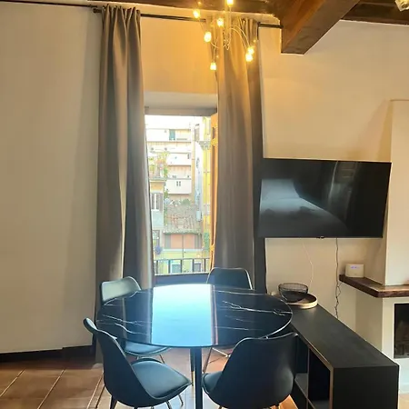 Imperial House San Calisto 7 Holiday home Rome