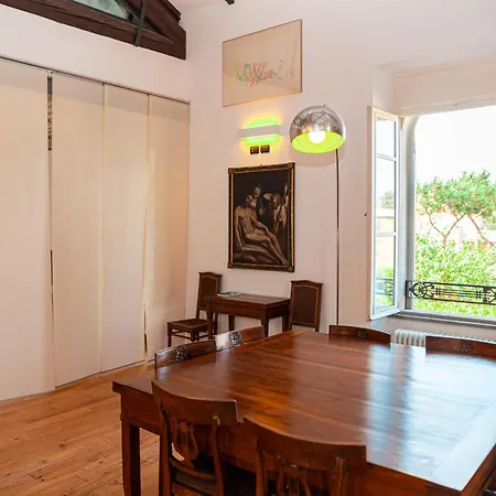 Dehon Apartment