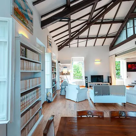 Dehon Apartment Rome