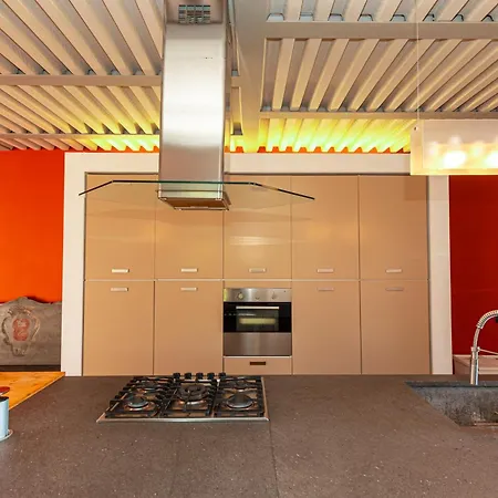 Dehon Apartment *