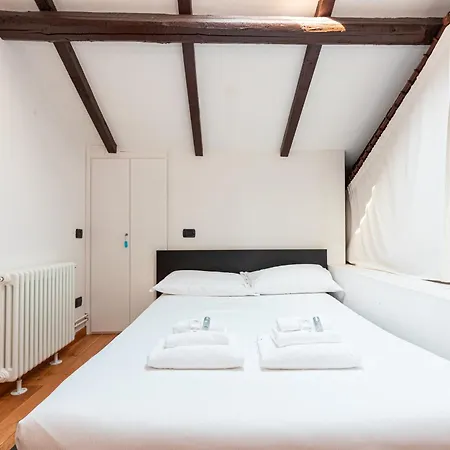 Dehon Apartment Rome