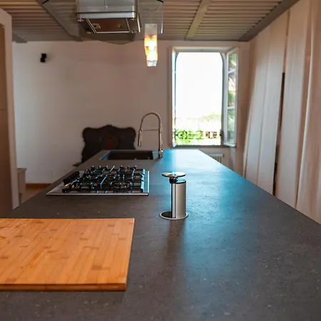 Dehon Apartment *