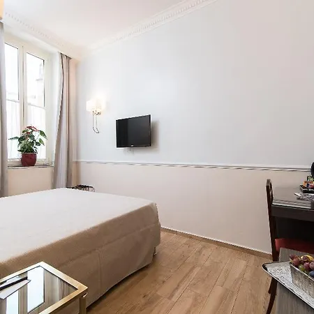 Alexandra Hotel