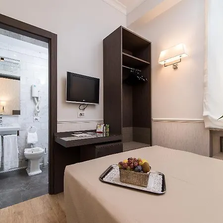 Alexandra Hotel 3*