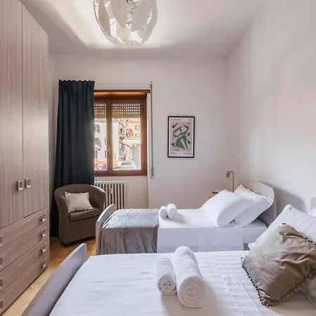 The Rent - Spacious Flat A Stone's Throw From The Vatican *