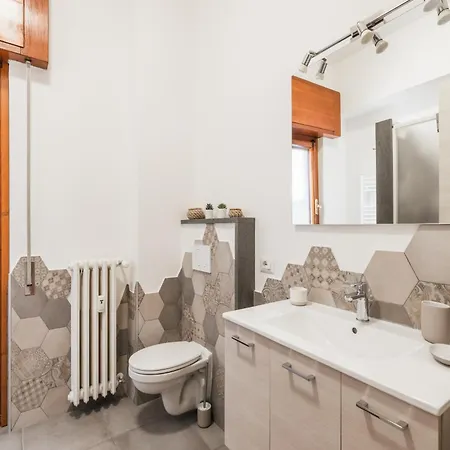 The Rent - Spacious Flat A Stone's Throw From The Vatican Apartment *