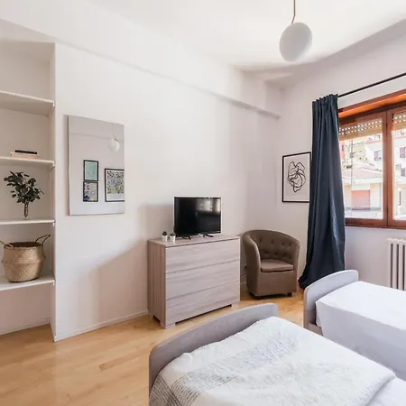 Apartment The Rent - Spacious Flat A Stone's Throw From The Vatican Rome