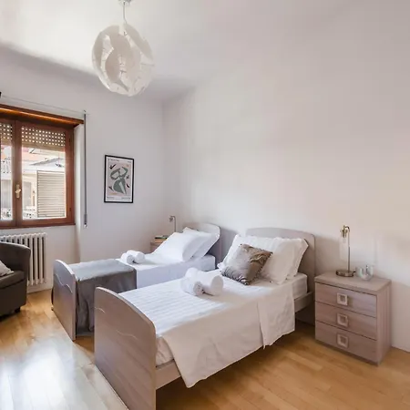 The Rent - Spacious Flat A Stone's Throw From The Vatican Rome