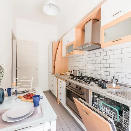 Apartment The Rent - Spacious Flat A Stone's Throw From The Vatican Rome