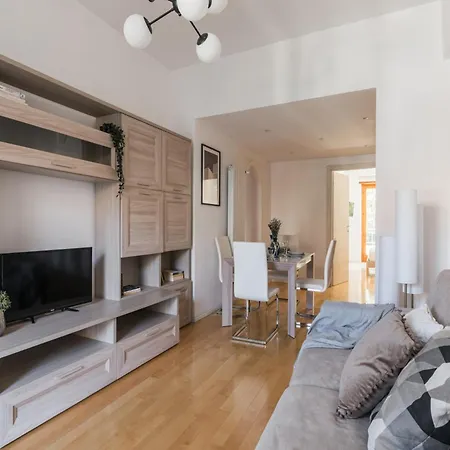 The Rent - Spacious Flat A Stone's Throw From The Vatican Apartment *