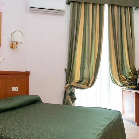 Hotel Philia 3*