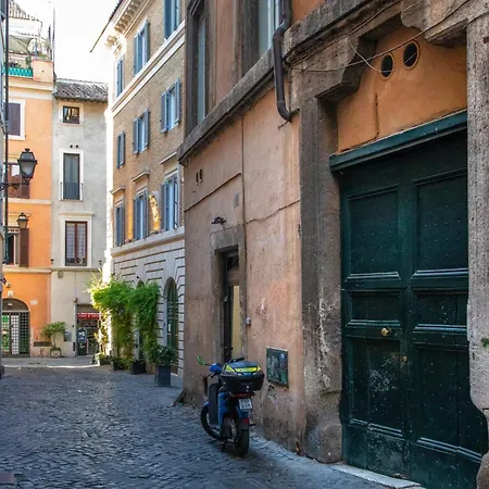 The Right Place 4u Navona Luxury