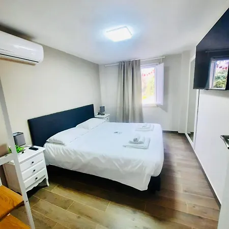 Relais La Fornarina 2 * Rome