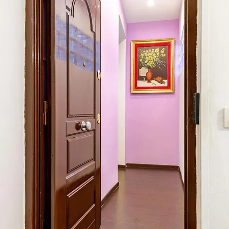 Deluxe Pantheon Apartment