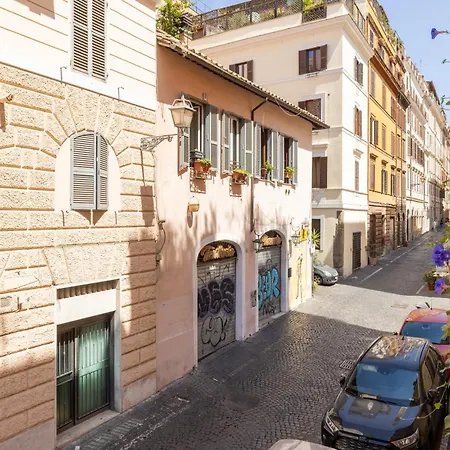 Smart Urban Apartment *