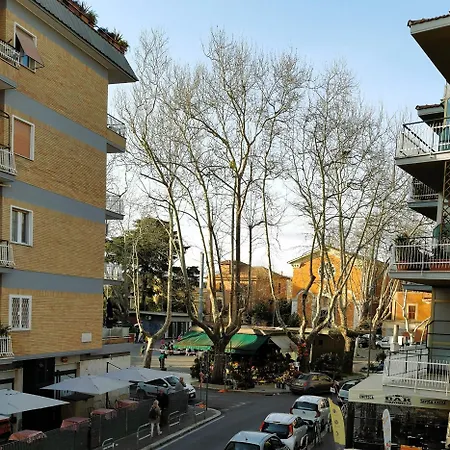 Romyhome ! Monte Mario Train Station - Gemelli Apartment Rome