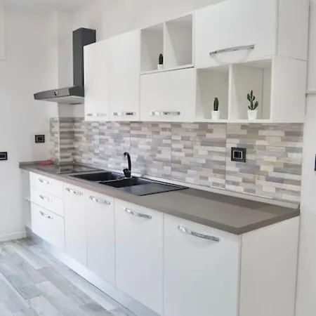 Ottavia Station Apartment *