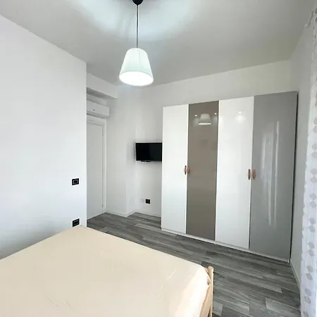 Ottavia Station Apartment