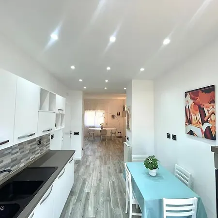 Ottavia Station Apartment Rome