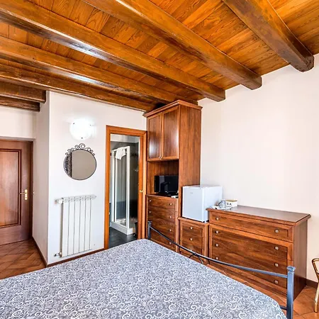 Bb Il Re Reginella 3* Roma