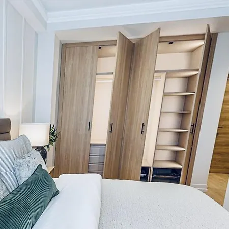 Majestic Navigli Apartment *