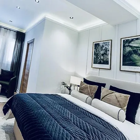 Majestic Navigli Apartment *