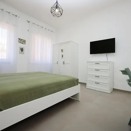 Apartment Basilica San Paolo Nuvola Eur Modern