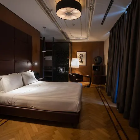 Divina Luxury 4*