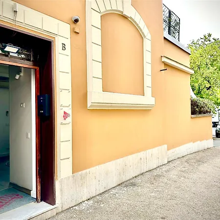 Holiday home Casa Happya - Metro A - Rome