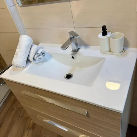 Apartament Dandy House *