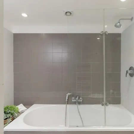 Apartment Iflat Colosseum Modern & Peaceful Design *