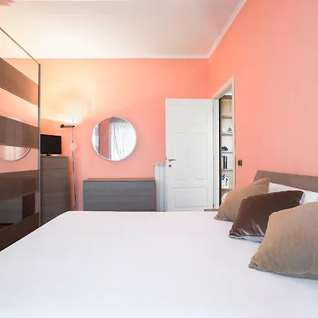 A Poche Fermate Dal Centro - Design * Rom