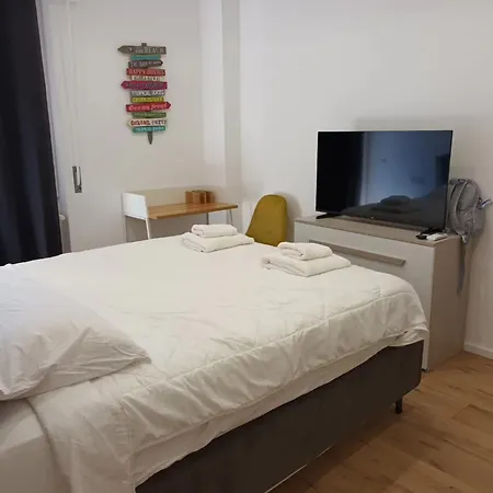 Apartment Pm 34 Viale Imperatore Guest House - 50 Mt From Metro San Paolo *