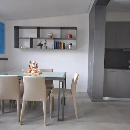 Nisus Apartment, Prestigioso *