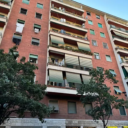 Silihome, Trastevere, Piazza Della Radio Roma