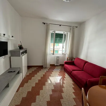 Silihome, Trastevere, Piazza Della Radio Roma