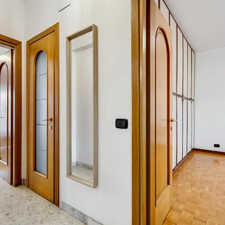 Apartament Moderno Sopra Metro A E Parco Degli Acquedotti Rzym