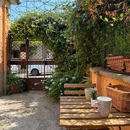 Agrippina House: Mura Vaticane Apartment *