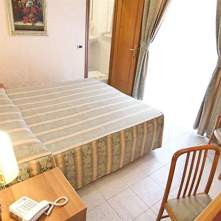 Teti Hotel 2*