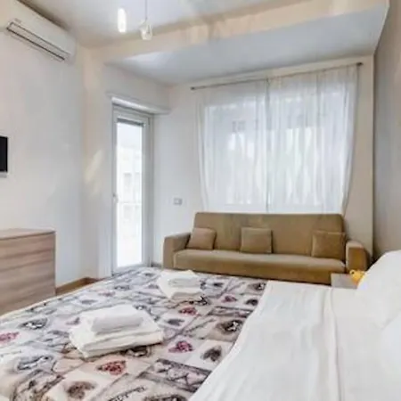 Domus Laterani By Jfm - Comfortable Big Terrace Colosseo Appartamento *