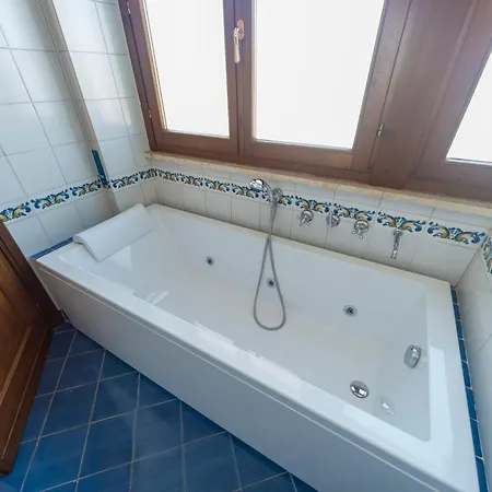 Cardinal Mistrangelo - Next To The Metro Station, Large And Comfortable Penthouse With Terrace Appartement *