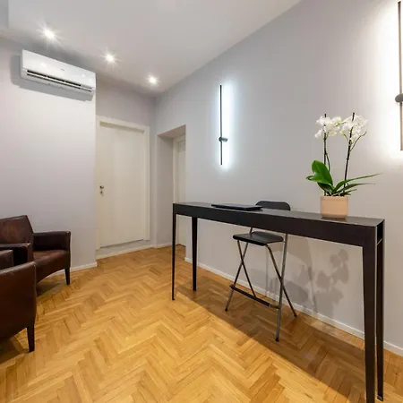 Carrara 24 Guest house *